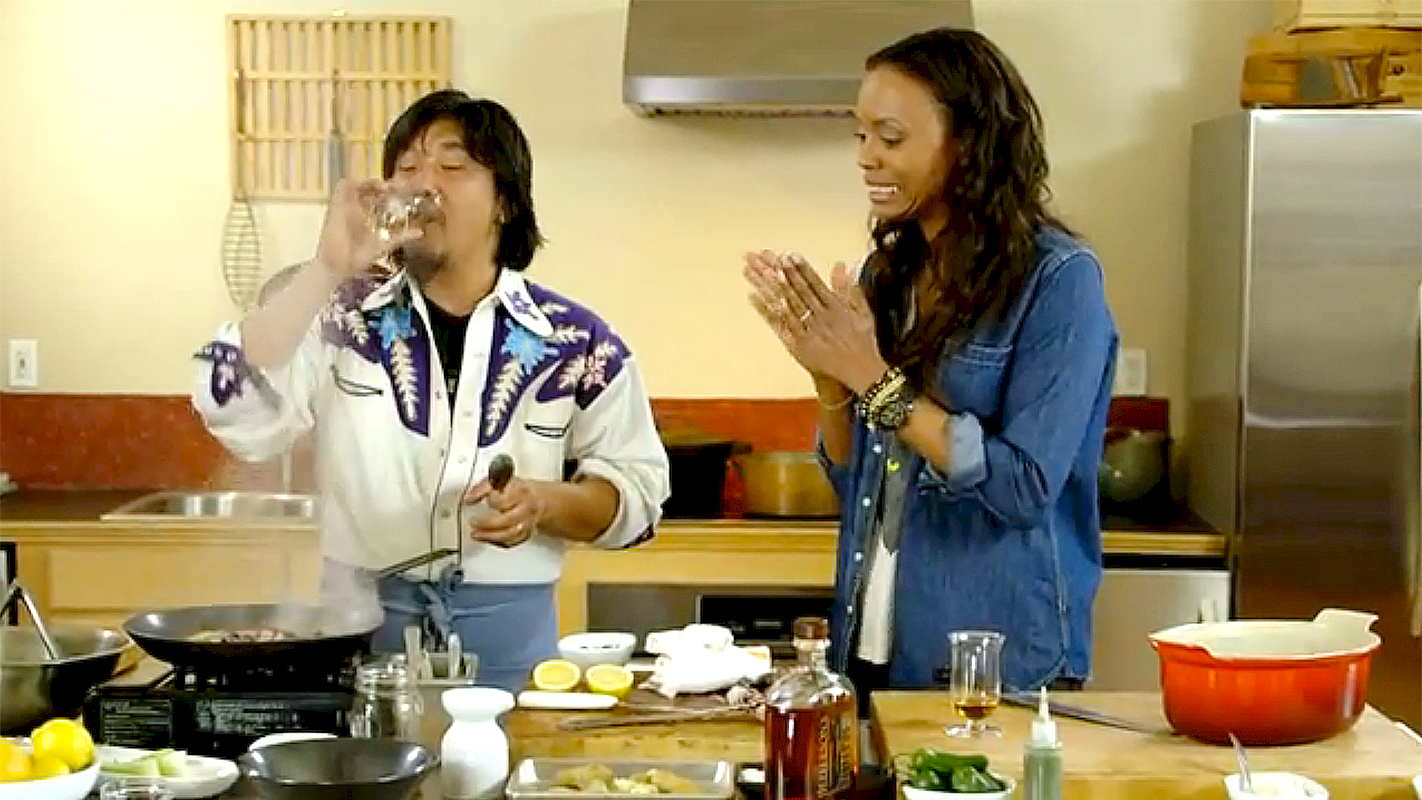 The Mind of a Chef: Bourbon - Edward Lee and Aisha Tyler in the kitchen