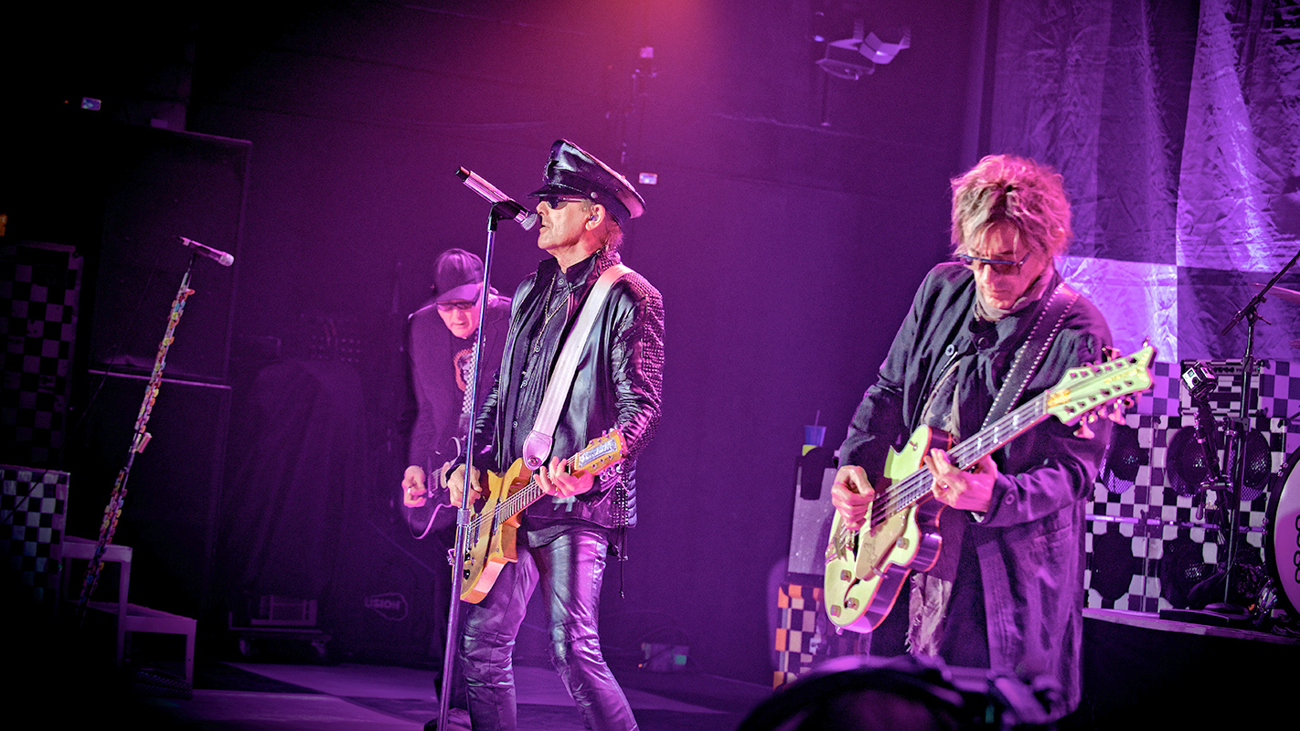 FRONT AND CENTER <br/>Cheap Trick
