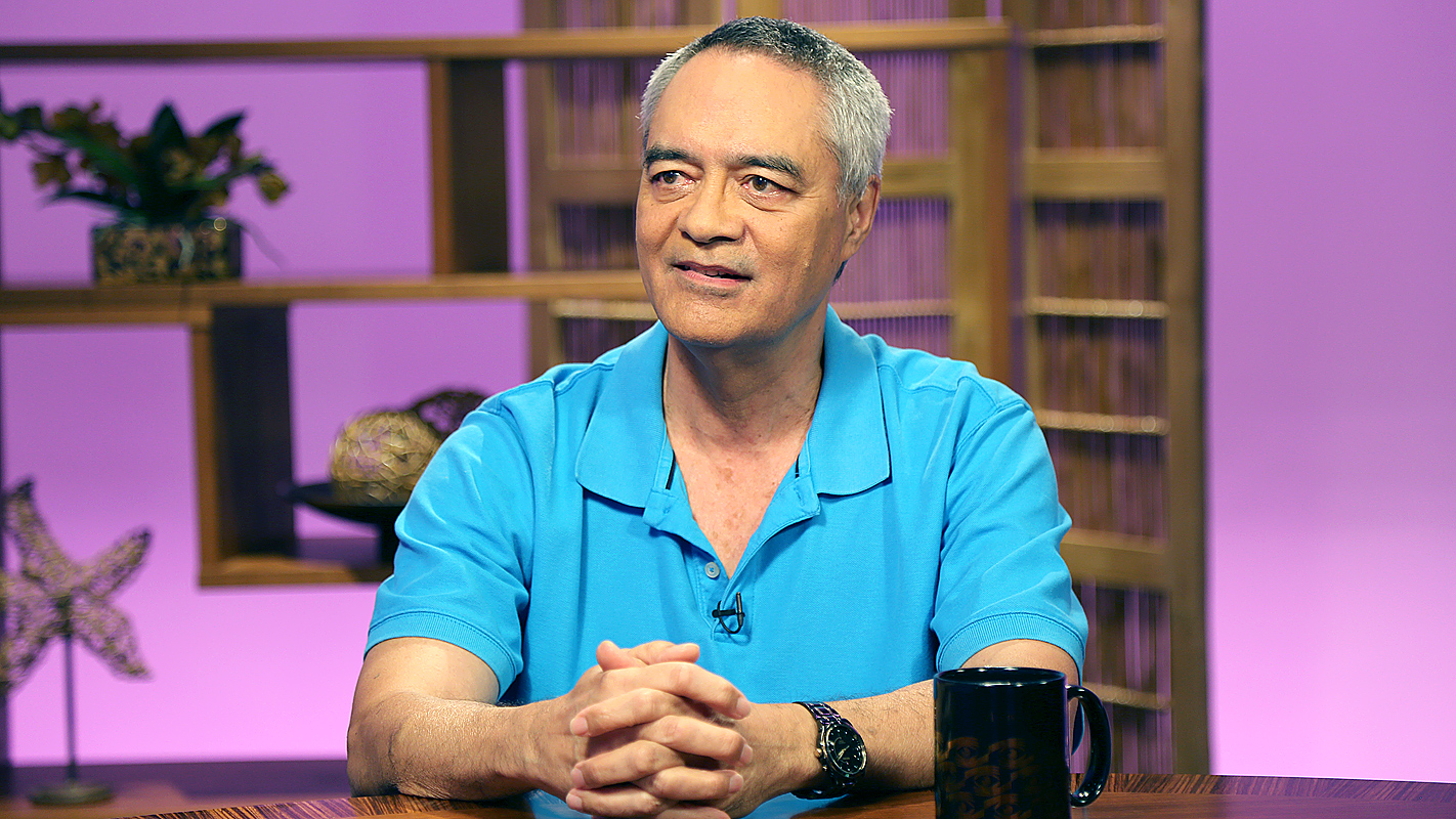 Dr. Elliot Kalauawa <br/>Long Story Short with Leslie Wilcox