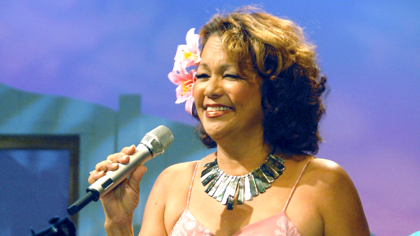 NA MELE: Melveen Leed