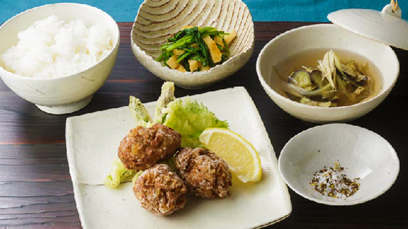 DINING WITH THE CHEF: Japanese-Style Fried Meatballs