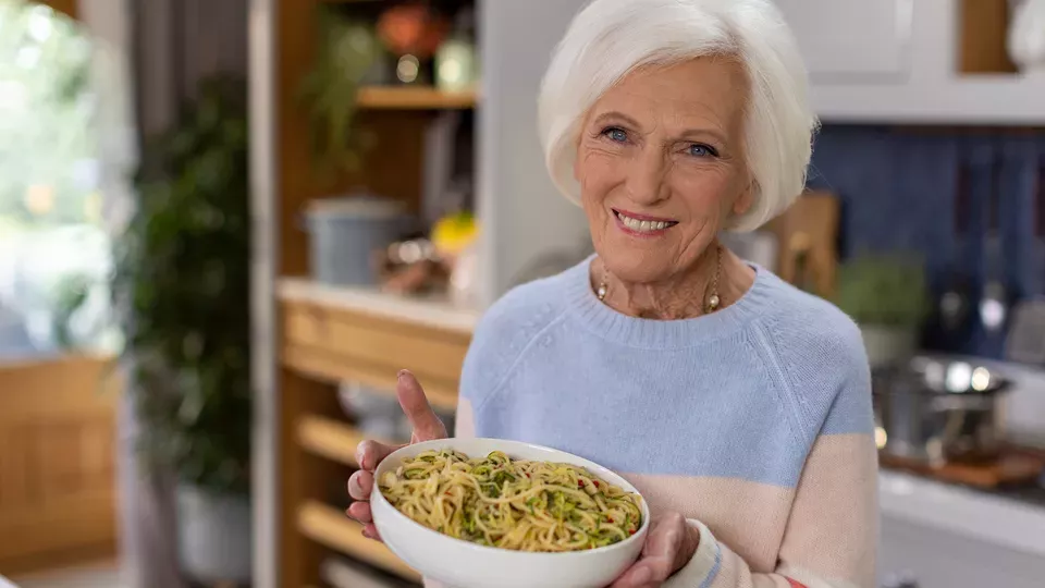 MARY BERRY LOVE TO COOK <br/>On a Budget