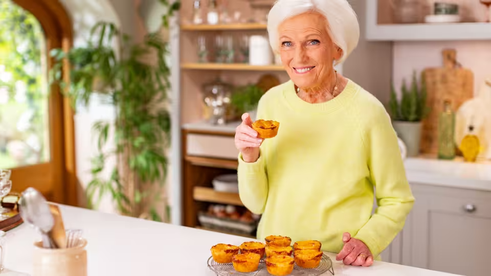 MARY BERRY MAKES IT EASY <br/>Starting from Scratch