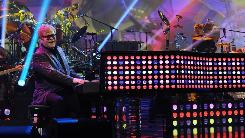 ELTON JOHN: THE MILLION DOLLAR PIANO