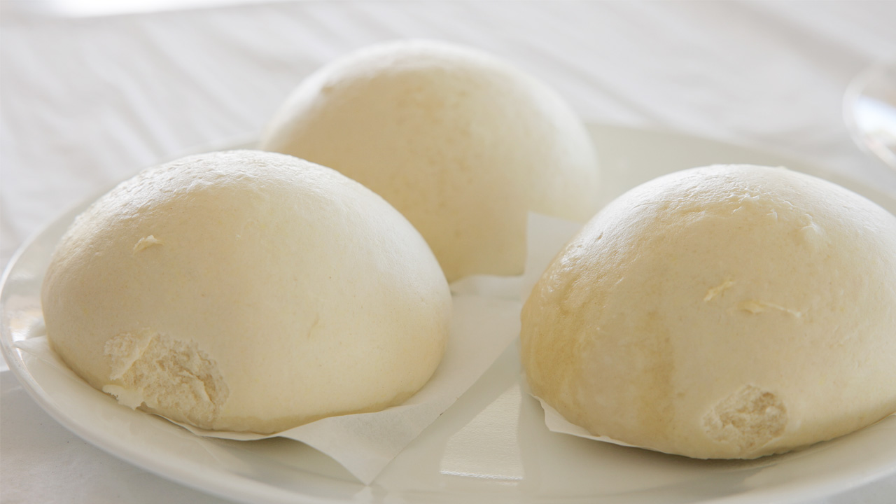 Steamed or Baked? Why Locals LOVE Manapua <br/>&#8216;ONO! Hawaiʻi&#8217;s Food Culture