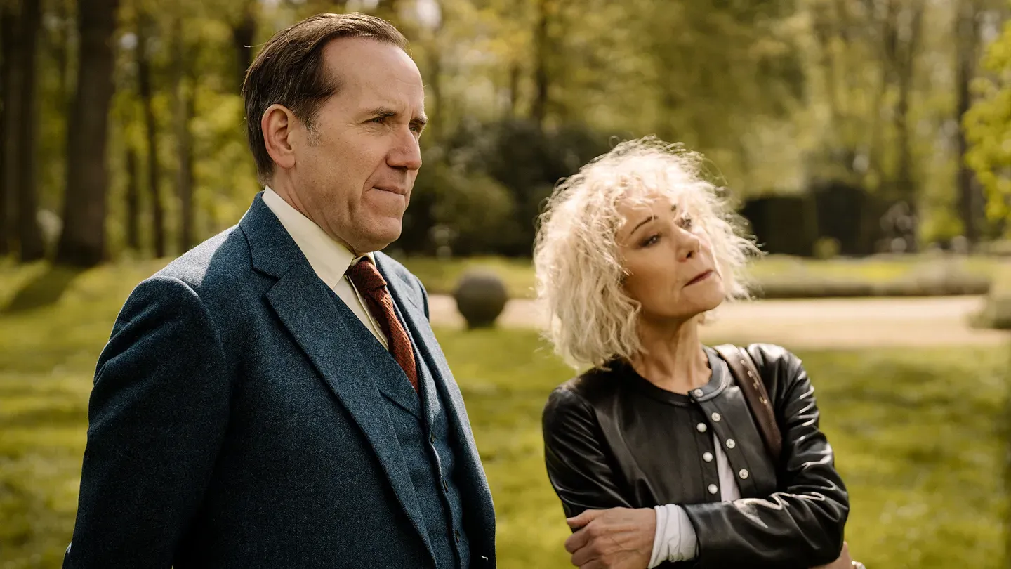 Season 4: September Gardens <br/>PROFESSOR T