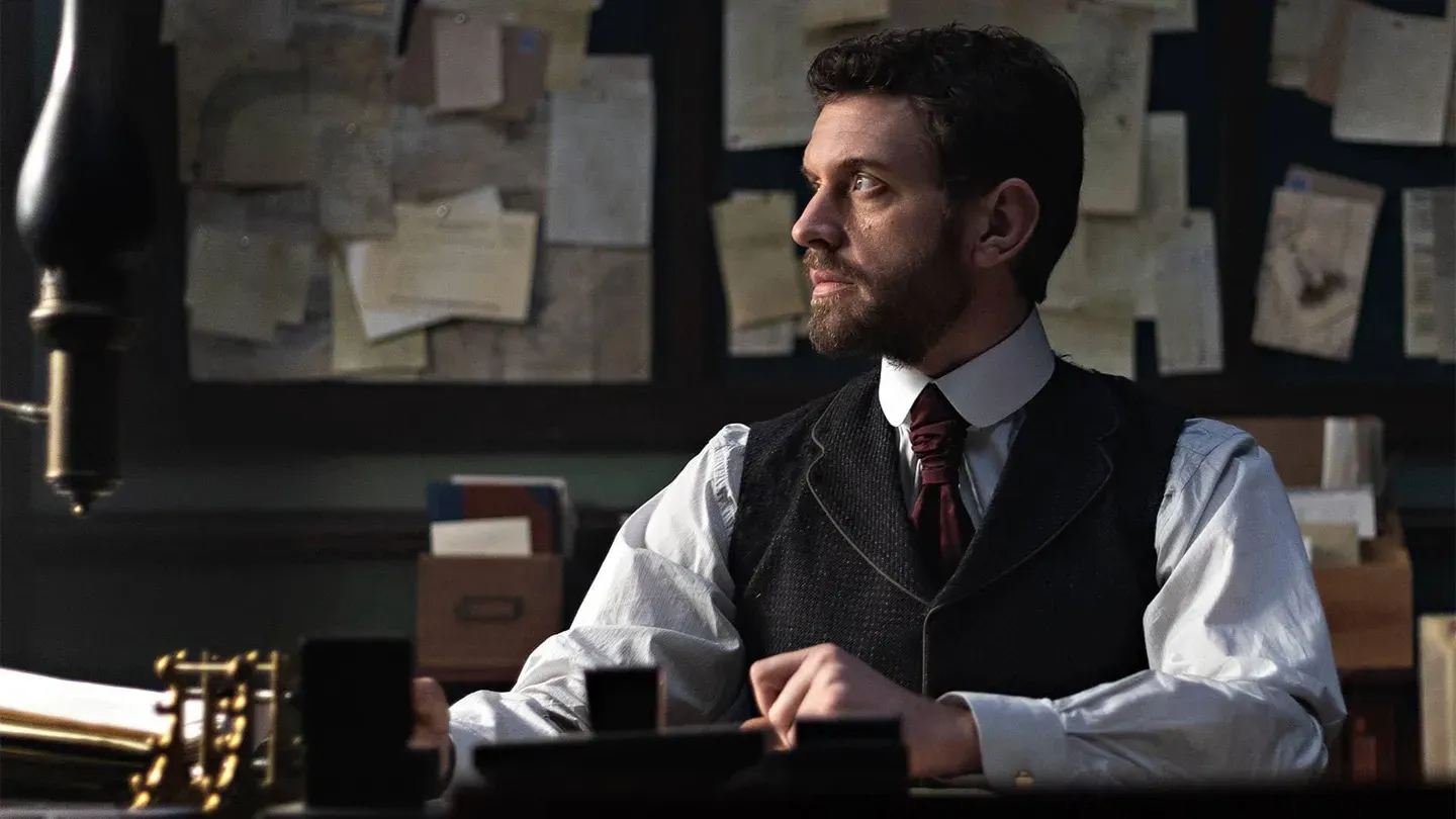 Season 6: The Night Shift <br/>MISS SCARLET ON MASTERPIECE