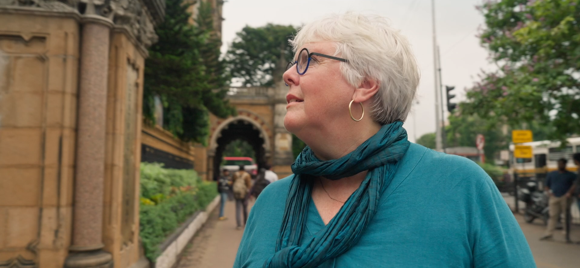 FROM THAT SMALL ISLAND: THE STORY OF THE IRISH <br/>From the Famine to the Future